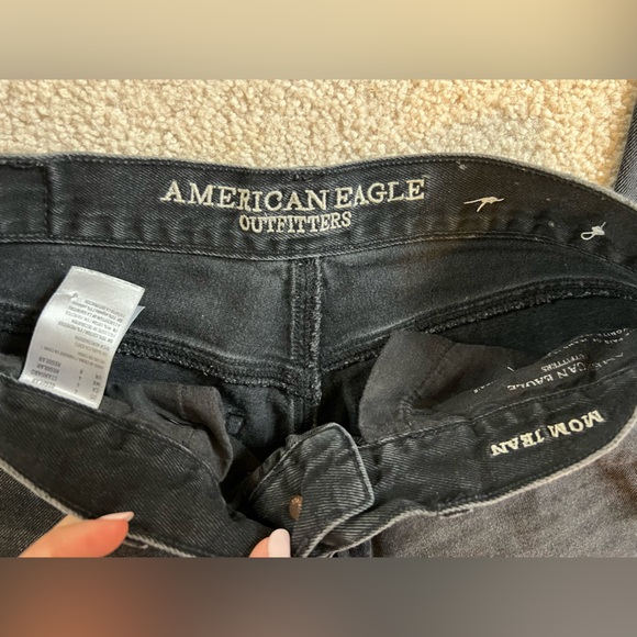 American Eagle Mom Jean size 4 regular - Picture 3 of 4